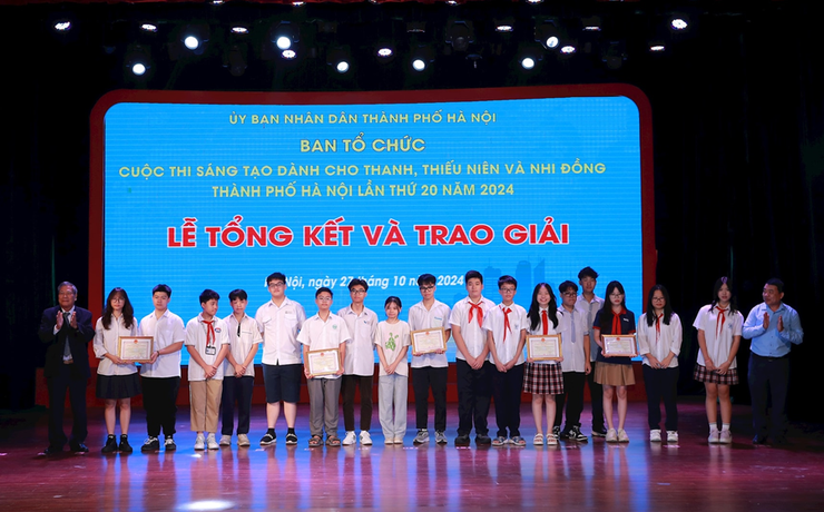 Trao Giải Cuộc thi sáng tạo dành cho thanh, thiếu niên và nhi đồng thành phố Hà Nội lần thứ 20 năm 2024- Ảnh 1.
