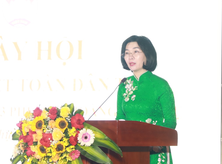 Đồng chí Phùng Thị Hồng Hà dự Ngày hội Đại đoàn kết toàn dân tộc Liên Tổ dân phố 32, 33 phường Hoàng Văn Thụ- Ảnh 4.