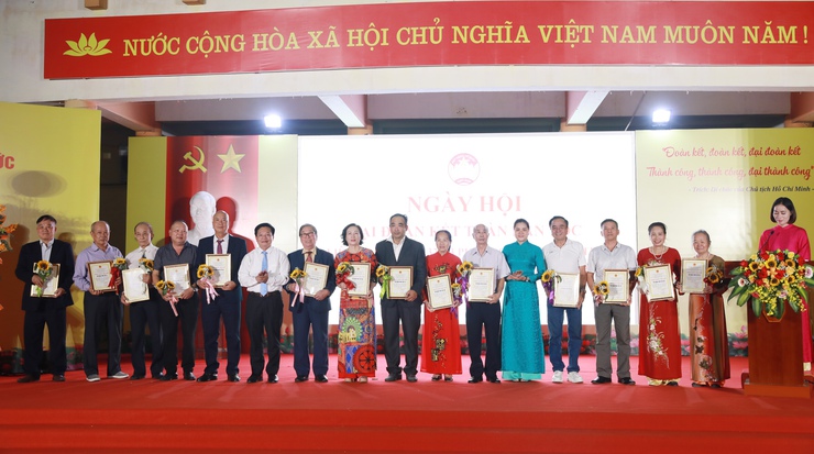 Đồng chí Phùng Thị Hồng Hà dự Ngày hội Đại đoàn kết toàn dân tộc Liên Tổ dân phố 32, 33 phường Hoàng Văn Thụ- Ảnh 7.