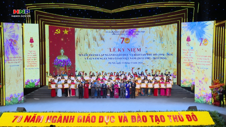 Ngành Giáo dục và Đào tạo Hà Nội đón nhận Huân chương Lao động hạng Nhất- Ảnh 4.