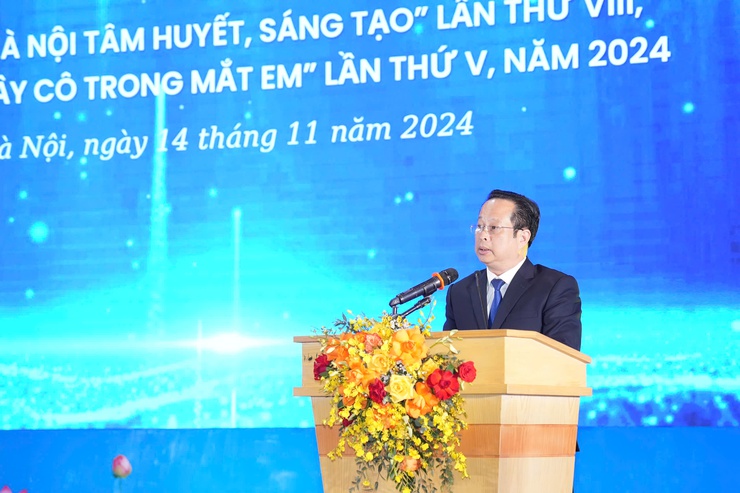 Hà Nội tôn vinh 196 nhà giáo tâm huyết, sáng tạo, vì học sinh năm 2024- Ảnh 2.
