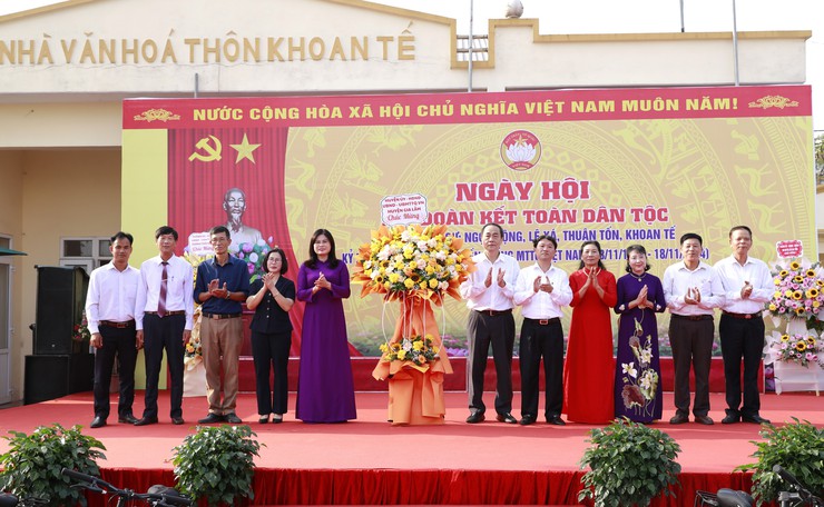 Phó Chủ tịch UBND Thành phố Vũ Thu Hà dự Ngày hội Đại đoàn kết tại huyện Gia Lâm- Ảnh 4.