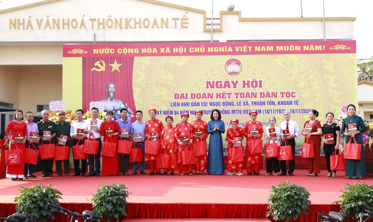 Phó Chủ tịch UBND Thành phố Vũ Thu Hà dự Ngày hội Đại đoàn kết tại huyện Gia Lâm- Ảnh 7.