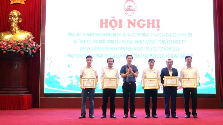 Huyện Thanh Oai chú trọng phát hiện, bồi dưỡng và nhân rộng các điển hình tiên tiến- Ảnh 2.