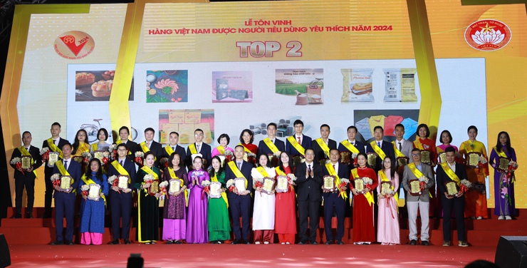 Tôn vinh 150 sản phẩm hàng Việt được người tiêu dùng yêu thích năm 2024- Ảnh 5.