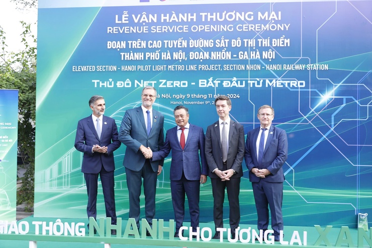 Chính thức vận hành thương mại đoạn trên cao Tuyến đường sắt đô thị thí điểm thành phố Hà Nội, đoạn Nhổn - ga Hà Nội- Ảnh 2.