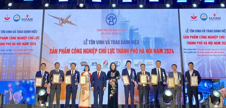 Tôn vinh 36 sản phẩm công nghiệp chủ lực Hà Nội năm 2024- Ảnh 4.