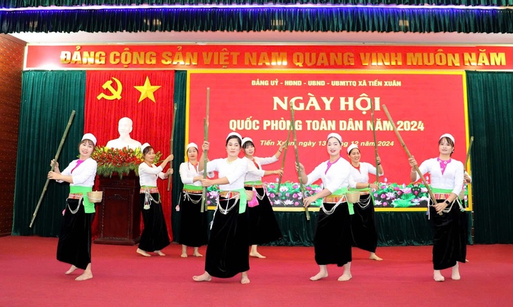 Trưởng ban Dân vận Thành ủy dự Ngày hội Quốc phòng toàn dân tại xã Tiến Xuân- Ảnh 2.