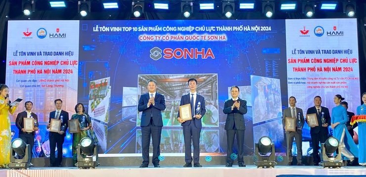 Tôn vinh 36 sản phẩm công nghiệp chủ lực Hà Nội năm 2024- Ảnh 1.