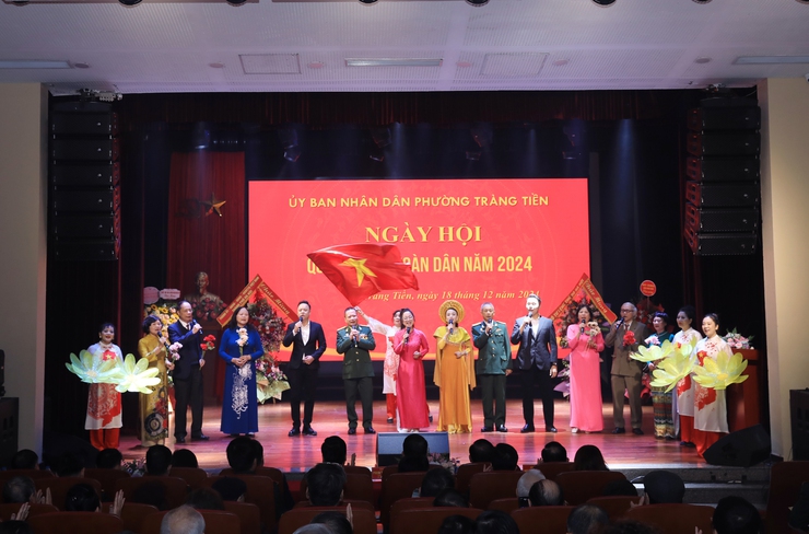 Hanoi promotes solidarity in national defense building- Ảnh 3.
