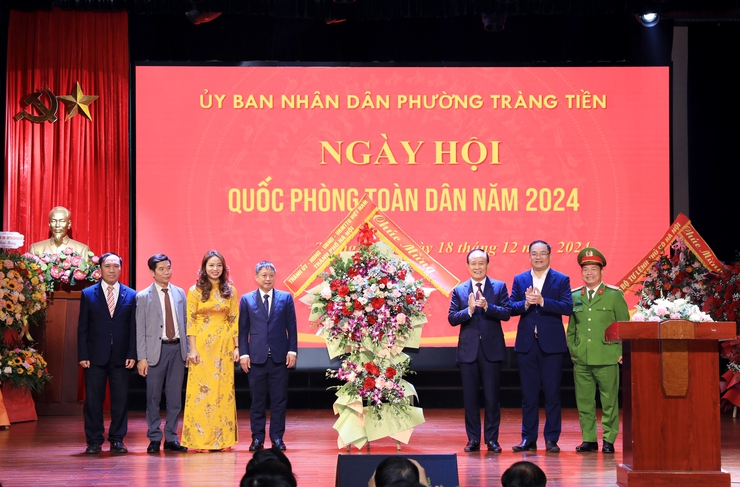 Hanoi promotes solidarity in national defense building- Ảnh 1.