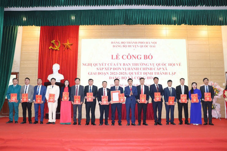 Huyện Quốc Oai: Thành lập Đảng bộ 4 xã trực thuộc sau sắp xếp đơn vị hành chính- Ảnh 4.