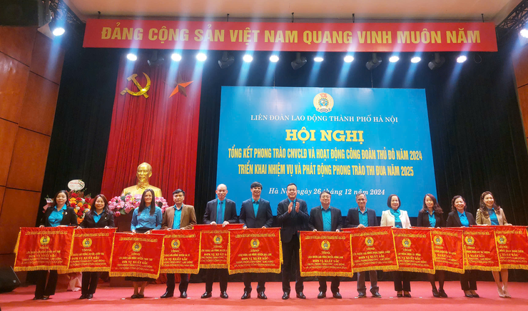 Tổng kết hoạt động công đoàn và phong trào công nhân, viên chức, lao động Thủ đô năm 2024- Ảnh 3.