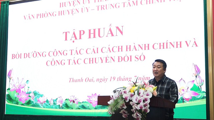 Huyện Thanh Oai: Tập huấn bồi dưỡng công tác cải cách hành chính, chuyển đổi số- Ảnh 1.