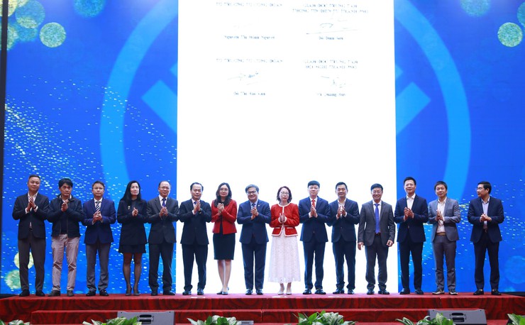 Năm 2025, Văn phòng UBND Thành phố tập trung đẩy mạnh cải cách hành chính, thực hành tiết kiệm, chống lãng phí- Ảnh 5.