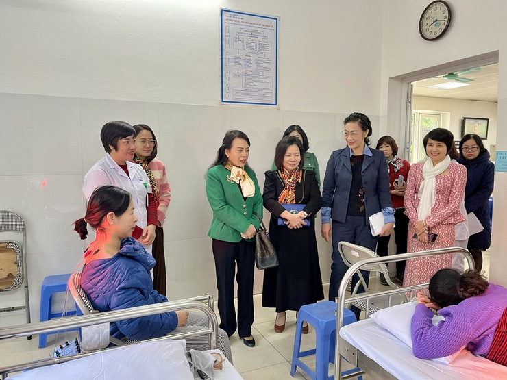 Long Biên nỗ lực xây dựng các "Cơ sở y tế Xanh - Sạch - Đẹp- Ảnh 1.