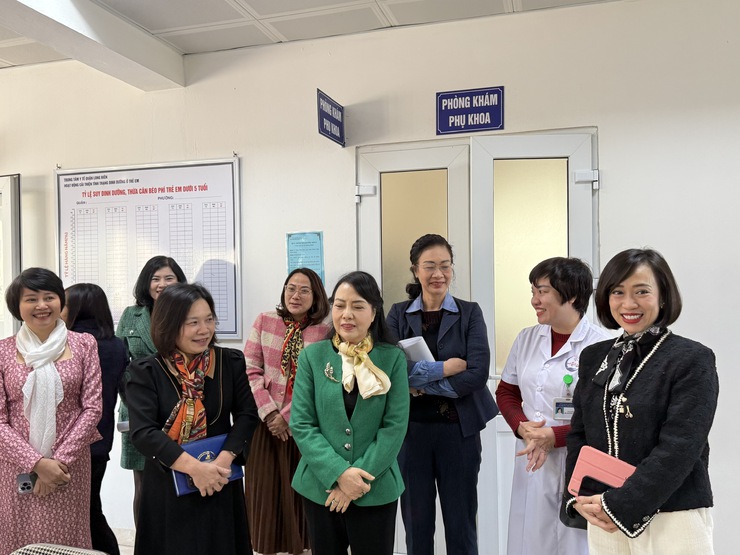 Long Biên nỗ lực xây dựng các "Cơ sở y tế Xanh - Sạch - Đẹp- Ảnh 2.