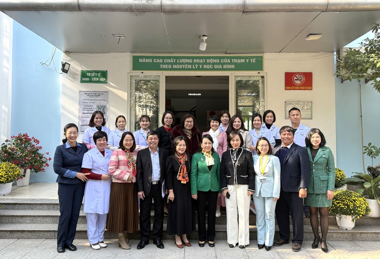Long Biên nỗ lực xây dựng các "Cơ sở y tế Xanh - Sạch - Đẹp- Ảnh 4.