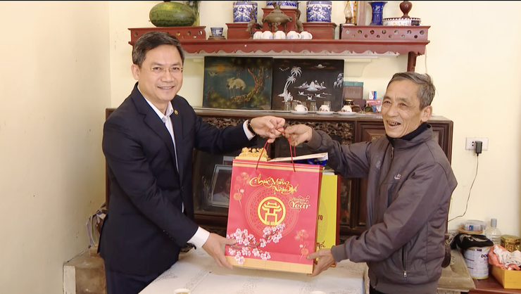 Phó Chủ tịch UBND Thành phố Hà Minh Hải thăm, chúc Tết người có công tại huyện Thường Tín, Phú Xuyên- Ảnh 4.