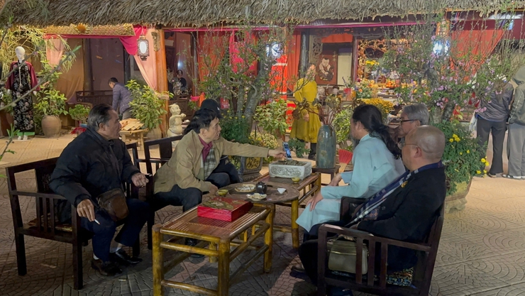 Khai mạc Hội Hoa Xuân và các sản phẩm OCOP vùng miền Xuân Ất Tỵ 2025- Ảnh 4.
