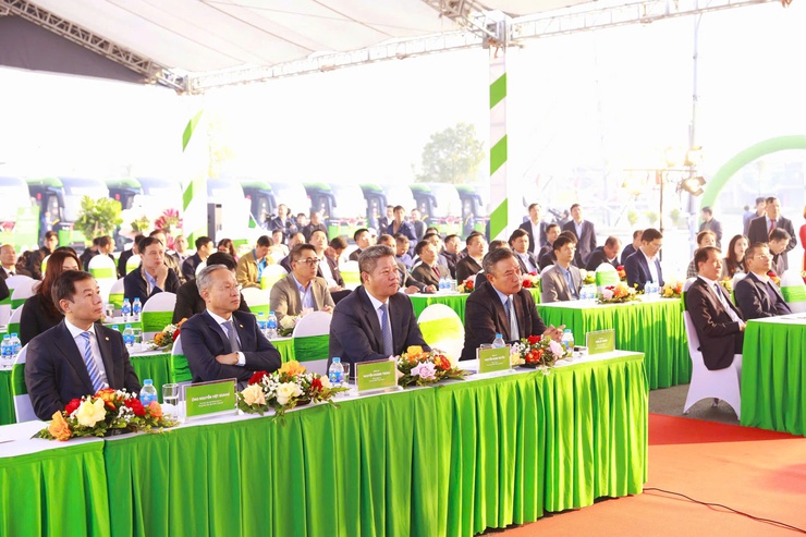 Tổng Công ty Vận tải Hà Nội khai trương 3 tuyến buýt điện thí điểm số 05, 39, 47- Ảnh 1.