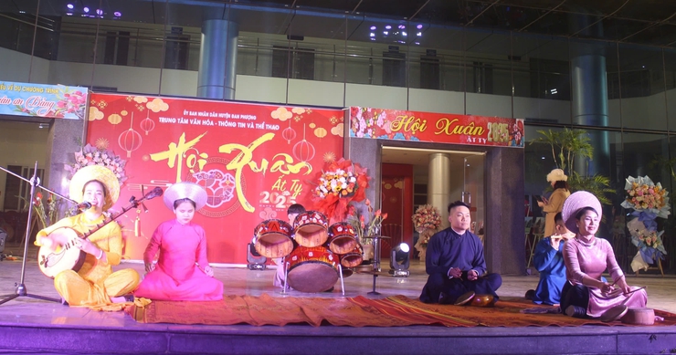 Hội Xuân Ất Tỵ 2025 huyện Đan Phượng: Nhiều hoạt động sôi nổi và đặc sắc- Ảnh 1.