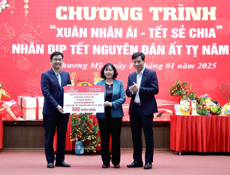 Bí thư Thành ủy Bùi Thị Minh Hoài trao quà Tết tại huyện Quốc Oai, Chương Mỹ- Ảnh 3.