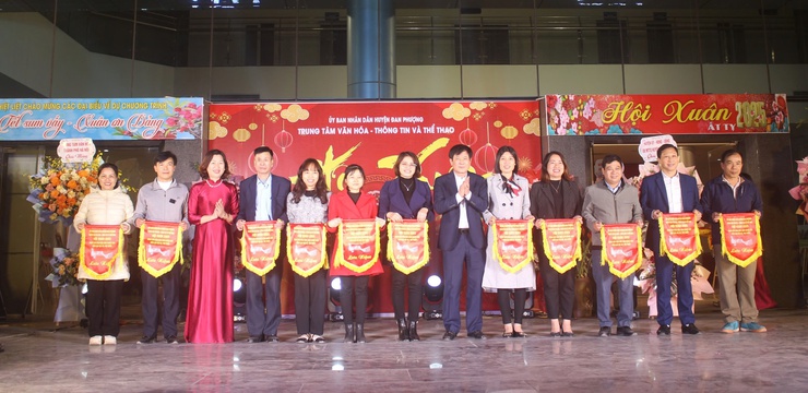 Hội Xuân Ất Tỵ 2025 huyện Đan Phượng: Nhiều hoạt động sôi nổi và đặc sắc- Ảnh 2.