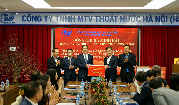 Phó Chủ tịch UBND Thành phố Hà Minh Hải thăm, chúc Tết cán bộ, công nhân Công ty TNHH MTV Thoát nước Hà Nội- Ảnh 3.