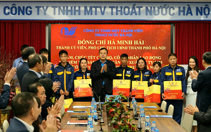 Phó Chủ tịch UBND Thành phố Hà Minh Hải thăm, chúc Tết cán bộ, công nhân Công ty TNHH MTV Thoát nước Hà Nội- Ảnh 4.