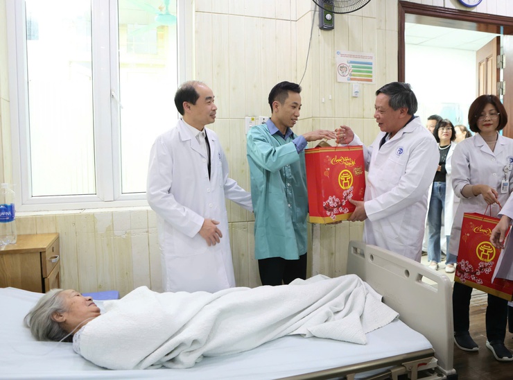 Giữ vững và phát triển thương hiệu Bệnh viện đa khoa hạng I của Thủ đô- Ảnh 3.