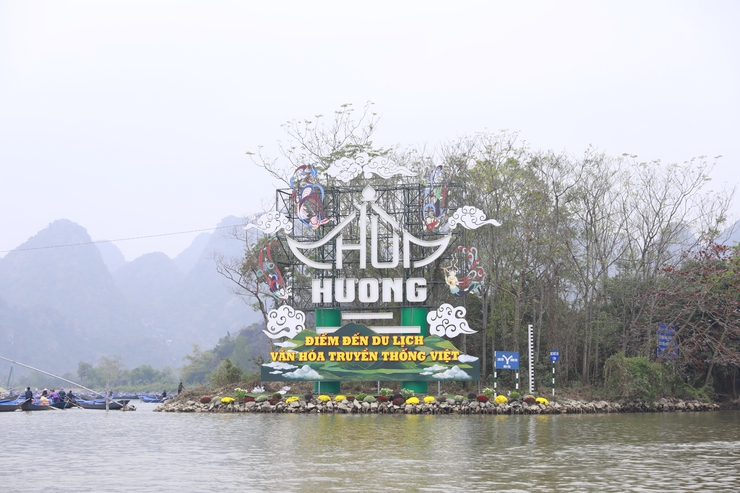 Chuẩn bị tốt cho công tác tổ chức Lễ hội du lịch Chùa Hương năm 2025- Ảnh 1.