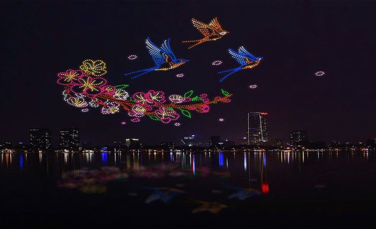 2025 drone sẽ tỏa sáng trong chương trình Hòa nhạc ánh sáng-Chào năm mới 2025 tại hồ Tây- Ảnh 1.