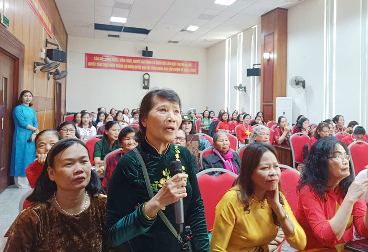 Phụ nữ Thủ đô tìm hiểu lịch sử vẻ vang 95 năm của Đảng Cộng sản Việt Nam quang vinh và lịch sử Đảng bộ thành phố Hà Nội- Ảnh 2.