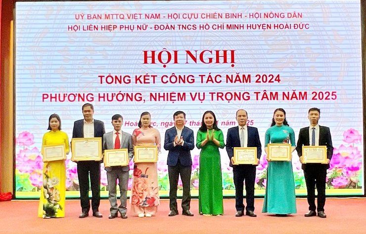 Ủy ban MTTQ Việt Nam huyện Hoài Đức tích cực tham gia xây dựng Đảng, xây dựng chính quyền vững mạnh- Ảnh 2.