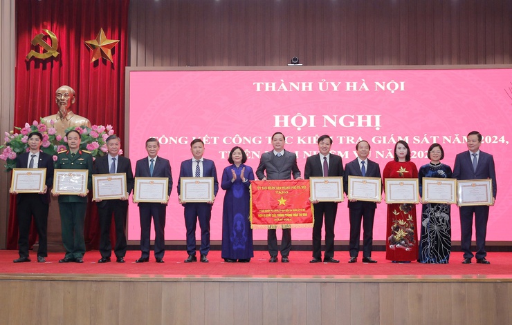 Công tác kiểm tra, giám sát góp phần giữ vững kỷ cương, kỷ luật, xây dựng Đảng trong sạch, vững mạnh- Ảnh 6.