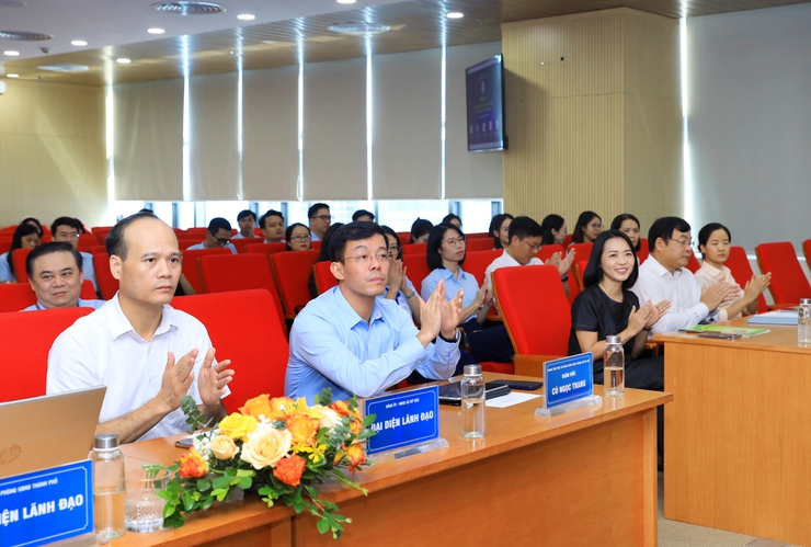 Trung tâm Phục vụ hành chính công Thành phố ra mắt 9 tính năng mới trên ứng dụng iHanoi- Ảnh 1.