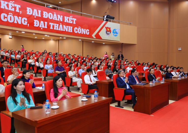 Cầu Giấy gặp mặt, biểu dương các doanh nghiệp, doanh nhân tiêu biểu Nhân kỷ niệm ngày doanh nhân Việt Nam- Ảnh 2.