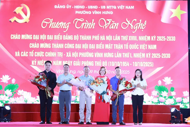 Phường Vĩnh Hưng: Chương trình nghệ thuật chào mừng Đại hội Đảng bộ Thành phố và 71 năm Ngày Giải phóng Thủ đô- Ảnh 3.