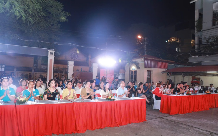 Phường Vĩnh Hưng: Chương trình nghệ thuật chào mừng Đại hội Đảng bộ Thành phố và 71 năm Ngày Giải phóng Thủ đô- Ảnh 1.