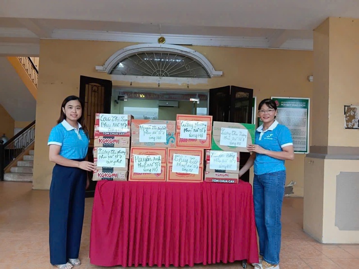 Phường Lĩnh Nam: Chung tay ủng hộ đồng bào bị ảnh hưởng bão lụt- Ảnh 4.
