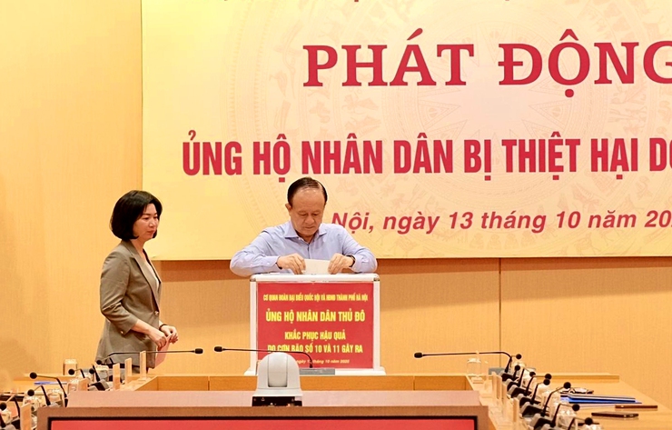 Cơ quan Đoàn đại biểu Quốc hội và HĐND thành phố Hà Nội quyên góp ủng hộ người dân khắc phục hậu quả bão, lũ- Ảnh 1.