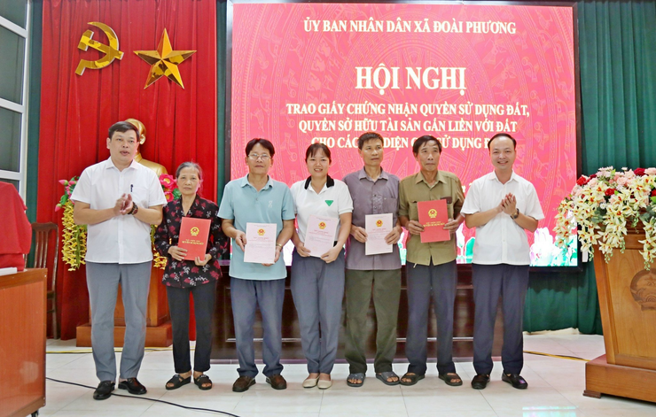 Điểm Phục vụ hành chính công xã Đoài Phương: Lấy sự hài lòng của nhân dân làm thước đo phục vụ- Ảnh 2.