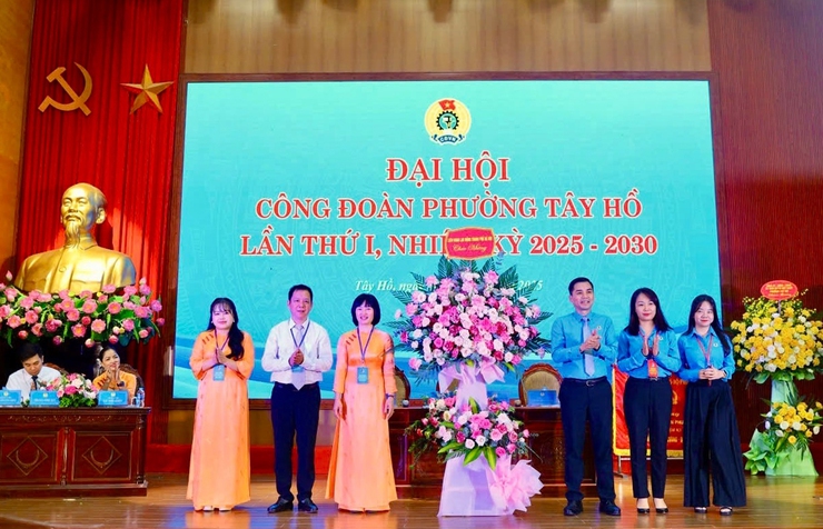 Quyết tâm đổi mới, xây dựng Công đoàn Tây Hồ vững mạnh từ cơ sở- Ảnh 2.