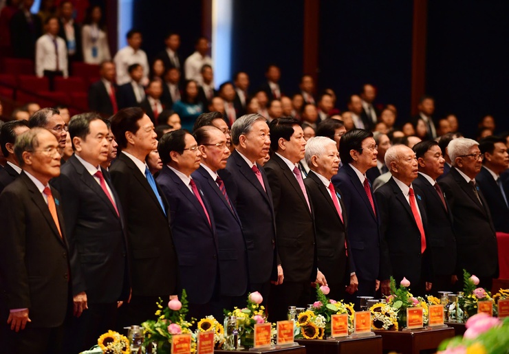 Hanoi's 18th Party Congress tenure 2025-2030 commenced- Ảnh 2.