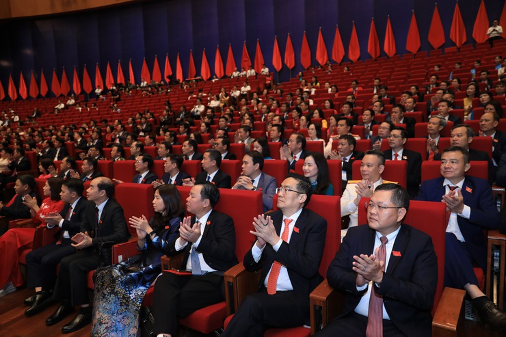 Khai mạc Đại hội đại biểu Đảng bộ thành phố Hà Nội lần thứ XVIII, nhiệm kỳ 2025-2030- Ảnh 7. Khai mạc Đại hội đại biểu Đảng bộ thành phố Hà Nội lần thứ XVIII, nhiệm kỳ 2025-2030- Ảnh 7.