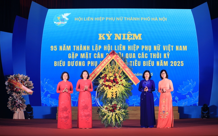 Hội LHPN Hà Nội: 95 năm kế thừa và đổi mới vì sự phát triển của phụ nữ và cộng đồng- Ảnh 3.
