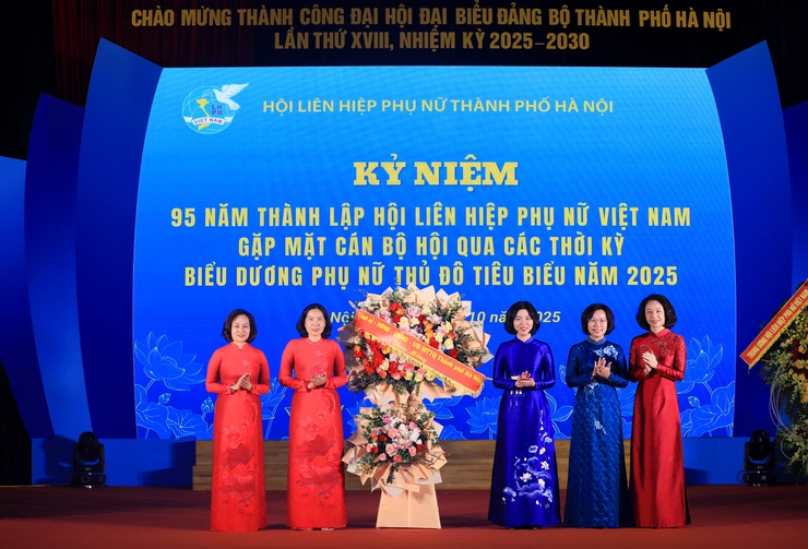 Hội LHPN Hà Nội: 95 năm kế thừa và đổi mới vì sự phát triển của phụ nữ và cộng đồng- Ảnh 4.