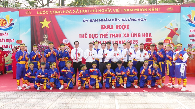 Khai mạc Đại hội thể dục - thể thao xã Ứng Hòa lần thứ I- Ảnh 4.