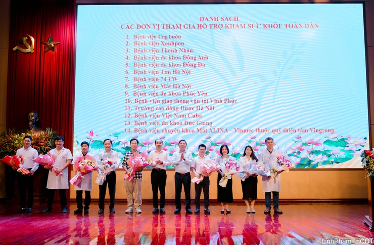 Hơn 63.000 người dân xã Quang Minh được khám, quản lý sức khỏe miễn phí- Ảnh 3.